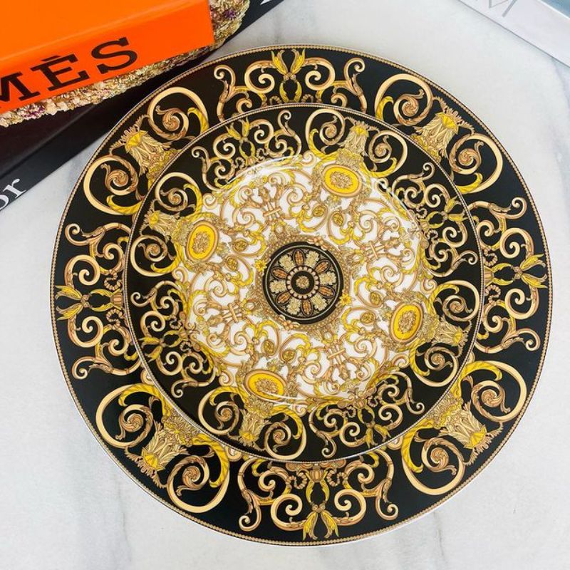 18 Piece Plate Set Black and Gold Royal