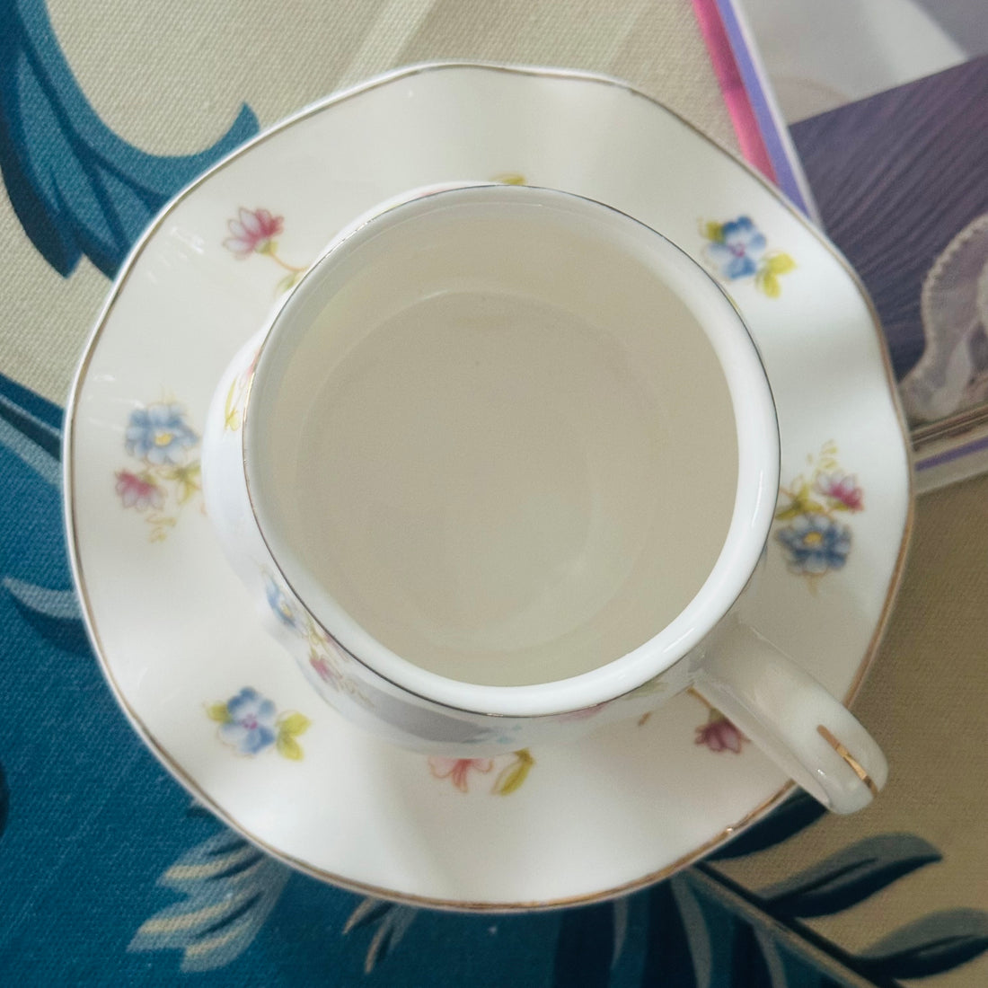 White Whispering Meadow –  Set Of Six Cup & Saucer)