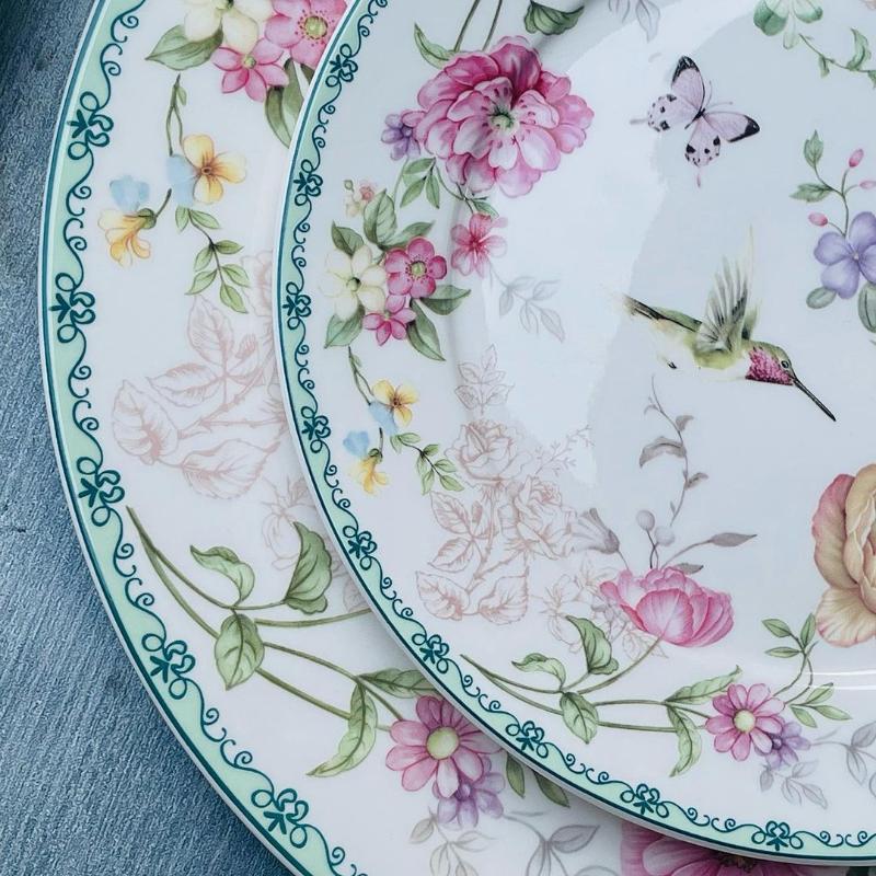 Humming Bird Love II (18 Piece Plate Set & Bowls)