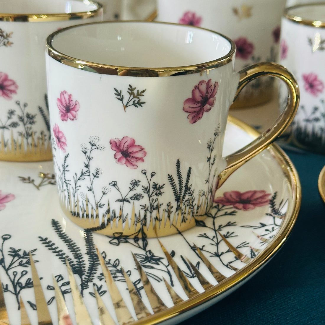 Pink Meadows🌸 (24 Piece Tea Set)