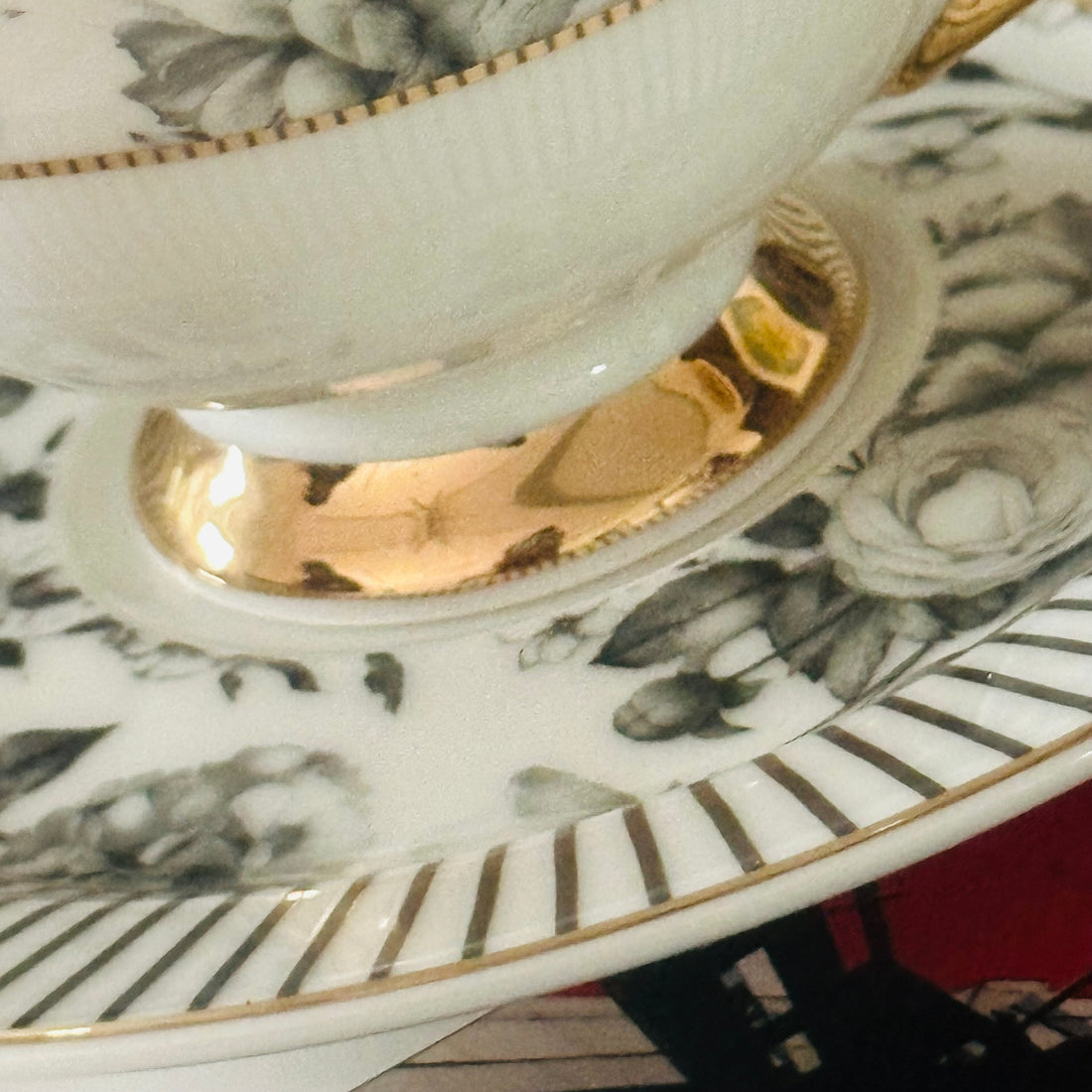 Monarch Rose (Set Of Six Cups & Saucers)