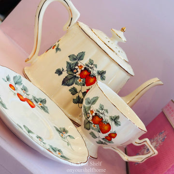 The Wild Berry Coffee Set
