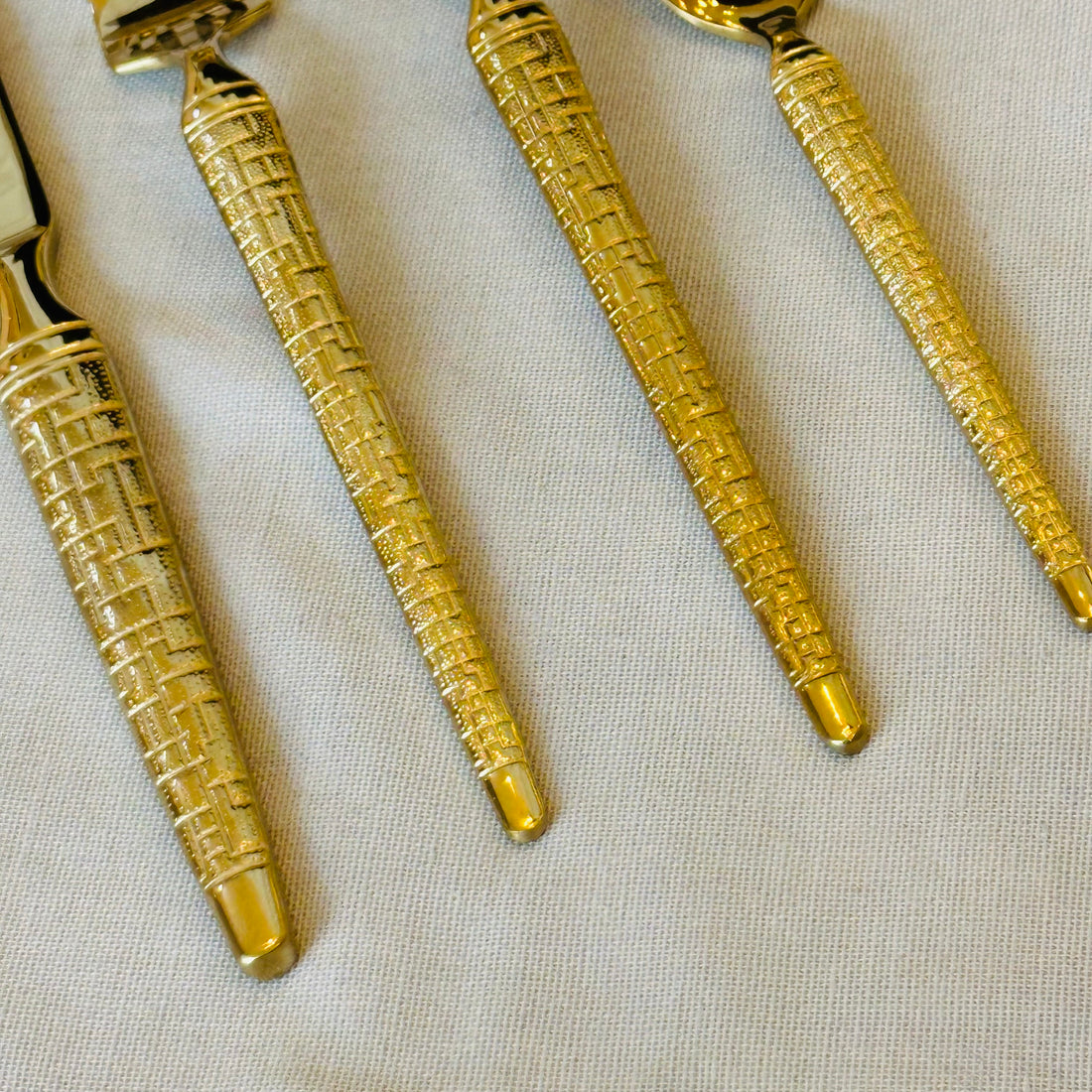 Gold Weave Cutlery Set (24 Piece 4mm gauge)
