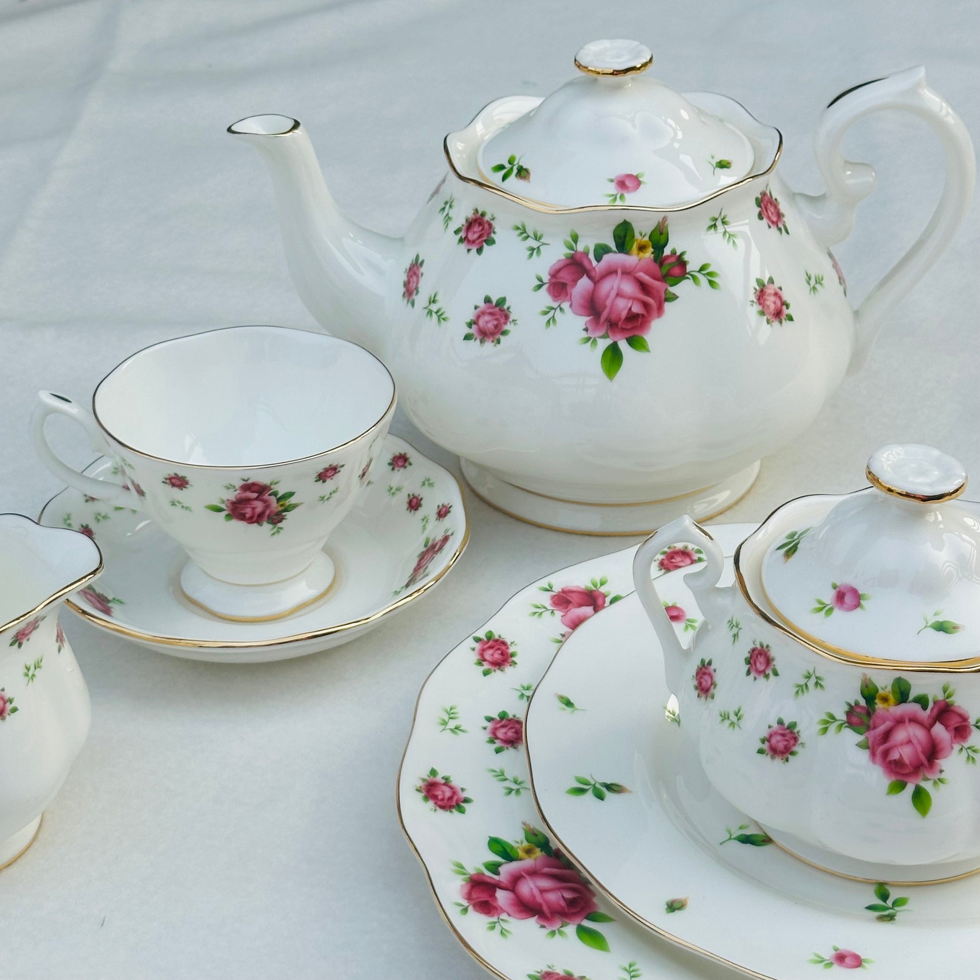 Royal Albert New Country Roses White