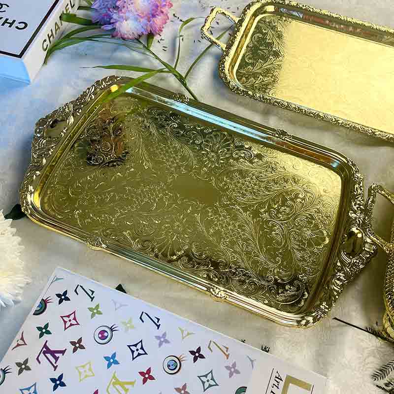 Queen Anne Oblong Tray Integral Handle Gold