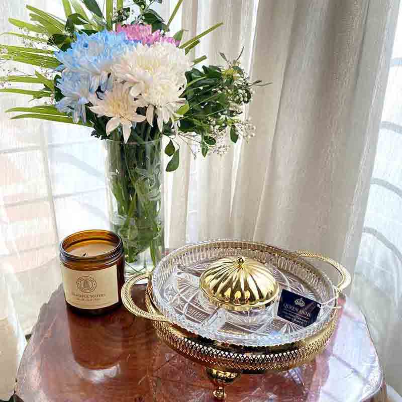 Queen Anne Hors D`oeuvre with Lid Gold 5 Division  Dry Fruit Dish